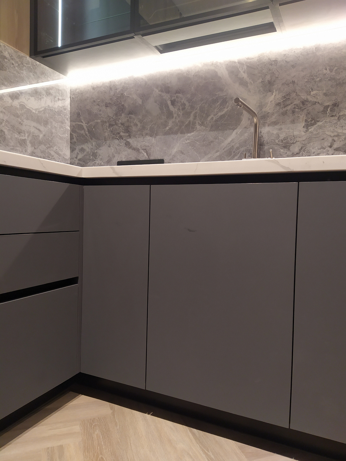 Кухня Fenix Grigio Bromo		