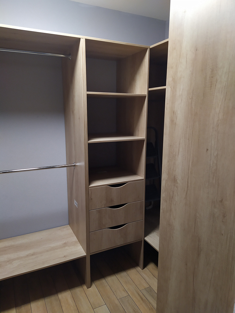 Гардеробная бежевый