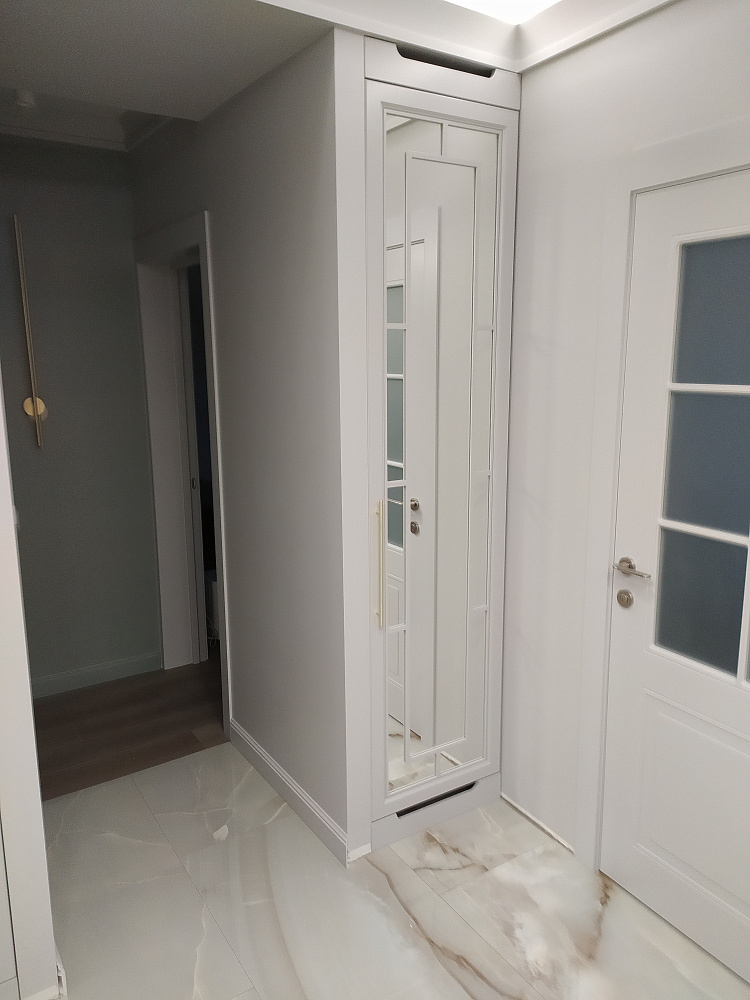 Прихожая зеркальная