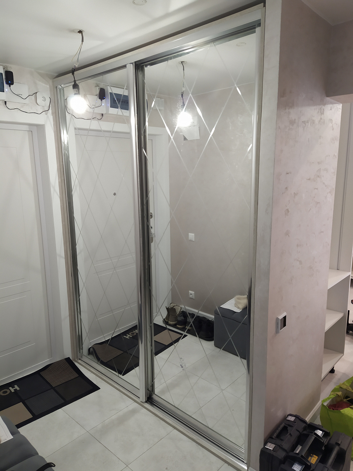 Шкаф светлый +стекло