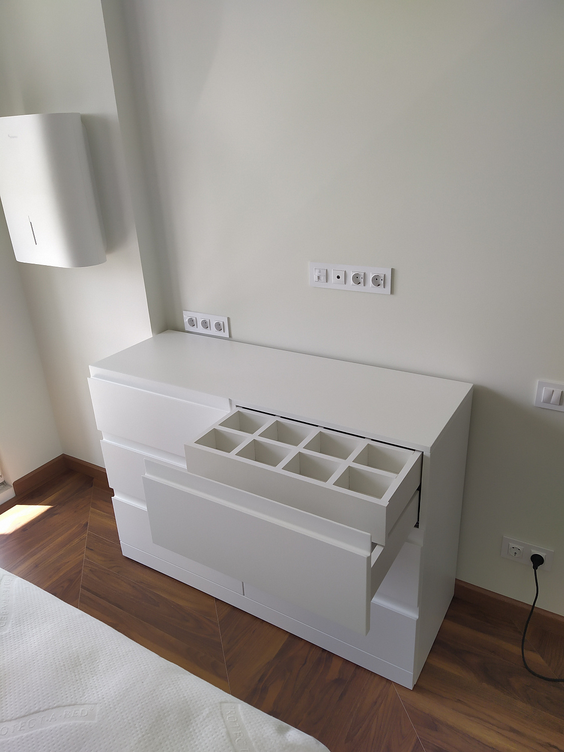 Шкаф и комод в спальню