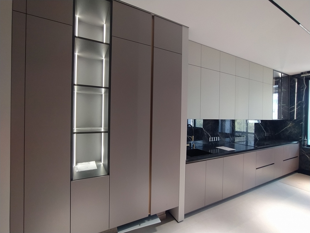 Кухня Эмаль матовая + Fenix