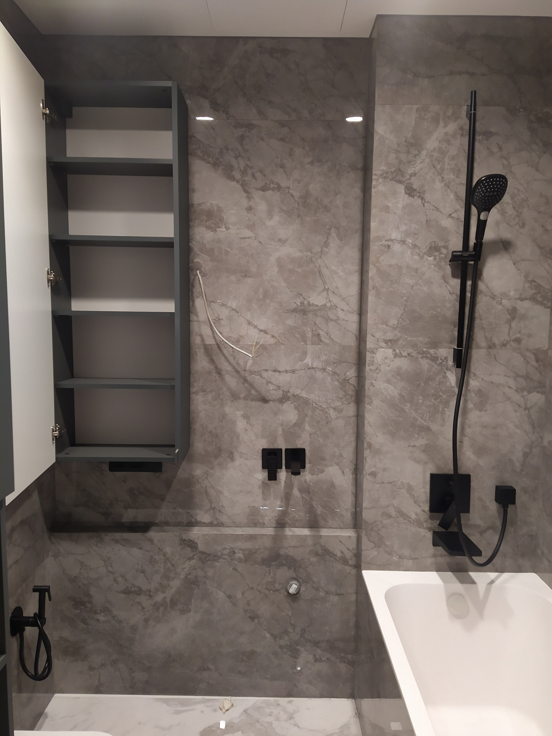 Ванная комната серая