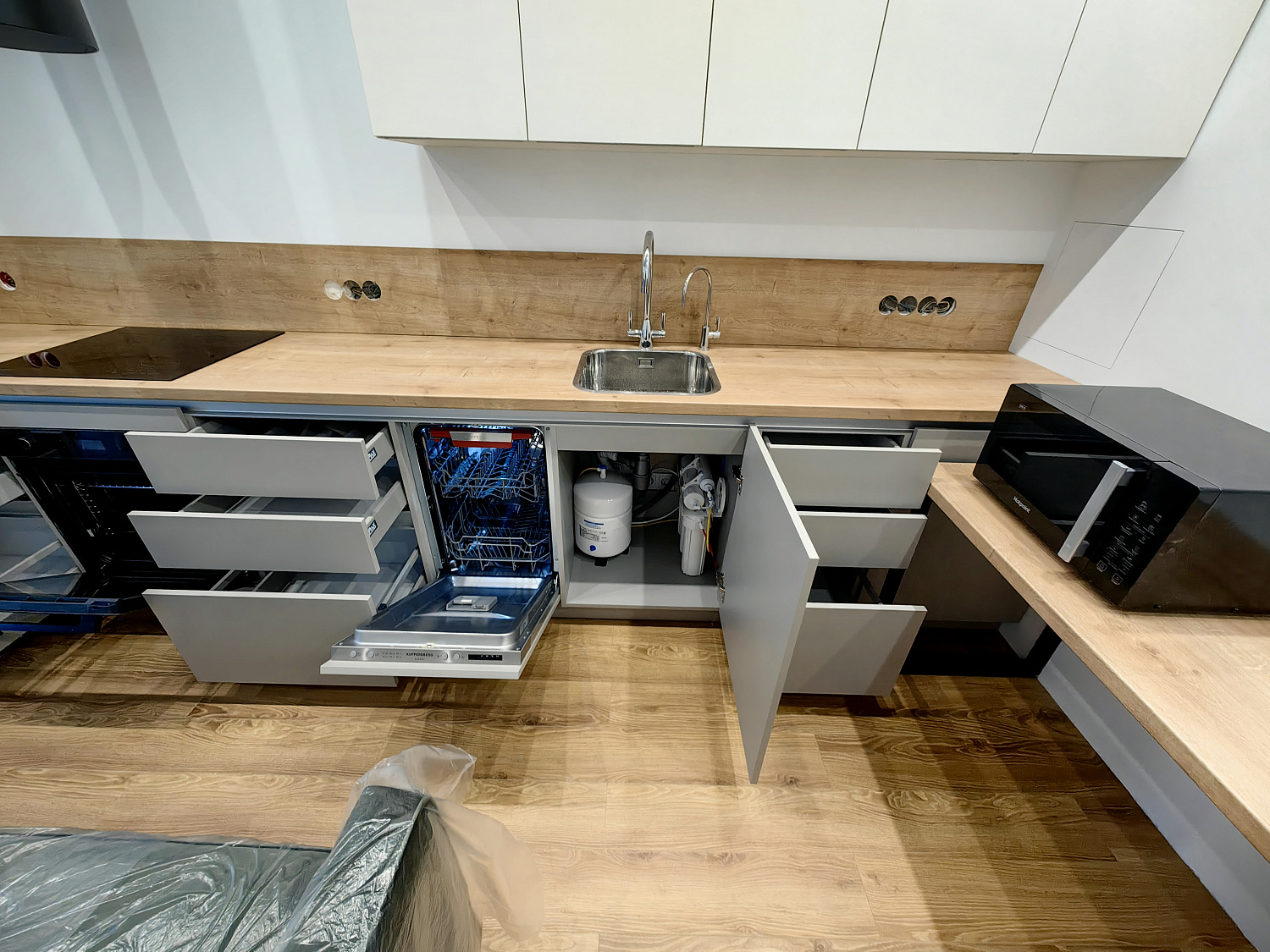 Кухня EGGER 18 мм "Серая галька"