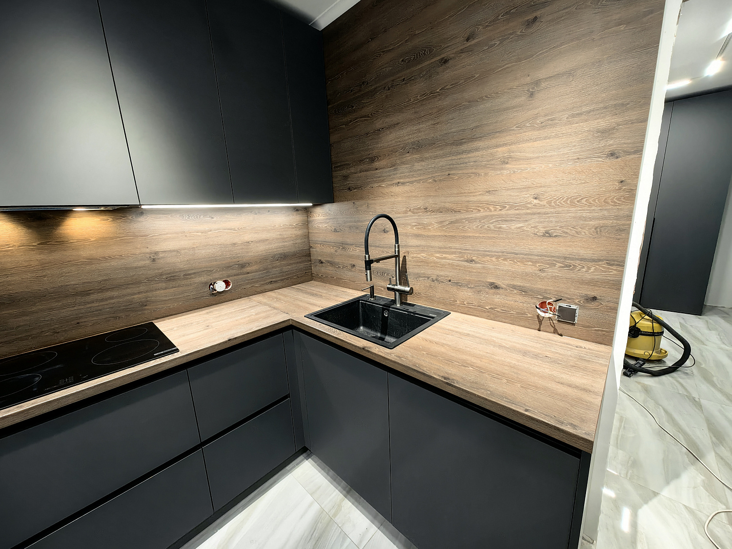 Кухня Egger Диамант серый