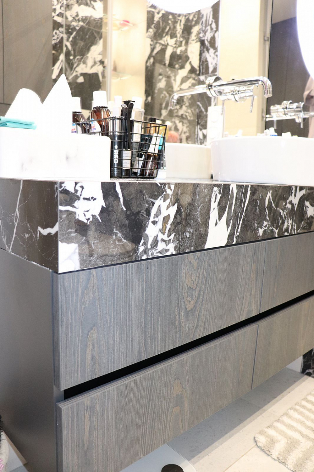 Ванная комната с постирочной