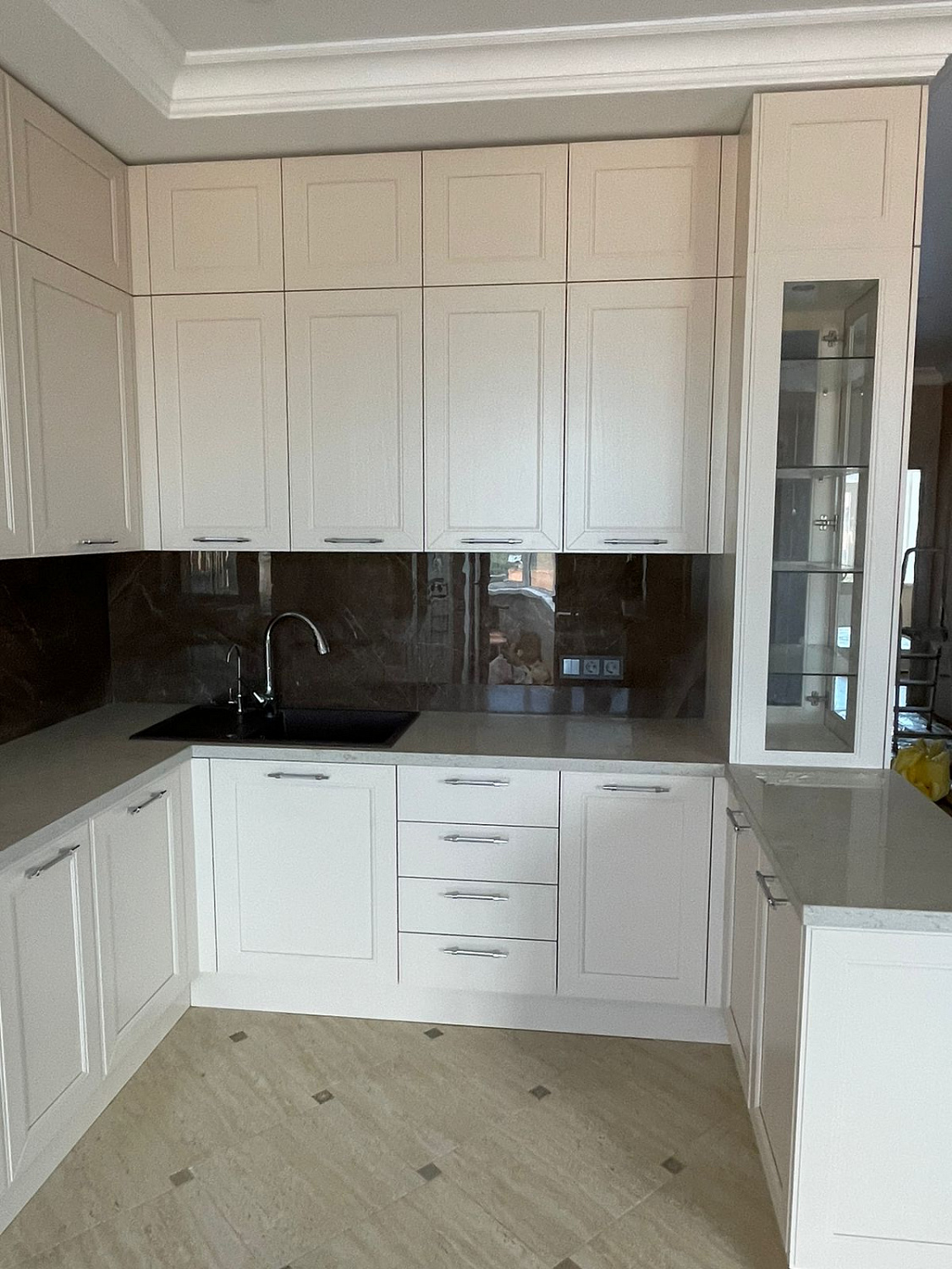 Кухня белая шпон дуба