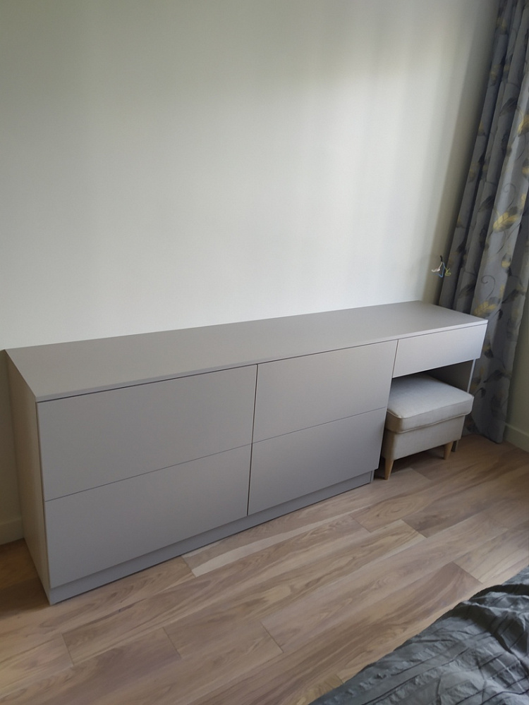 Тумба в спальню