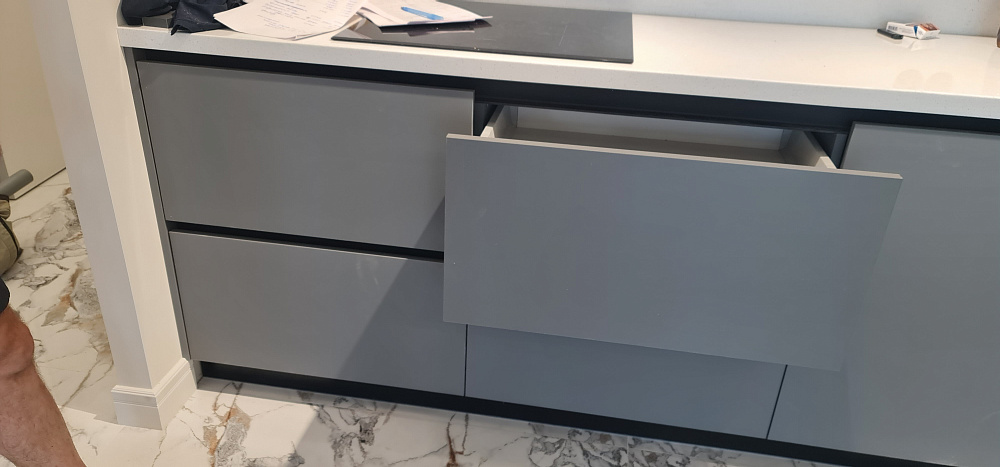 Кухня АГТ серая суперматовый