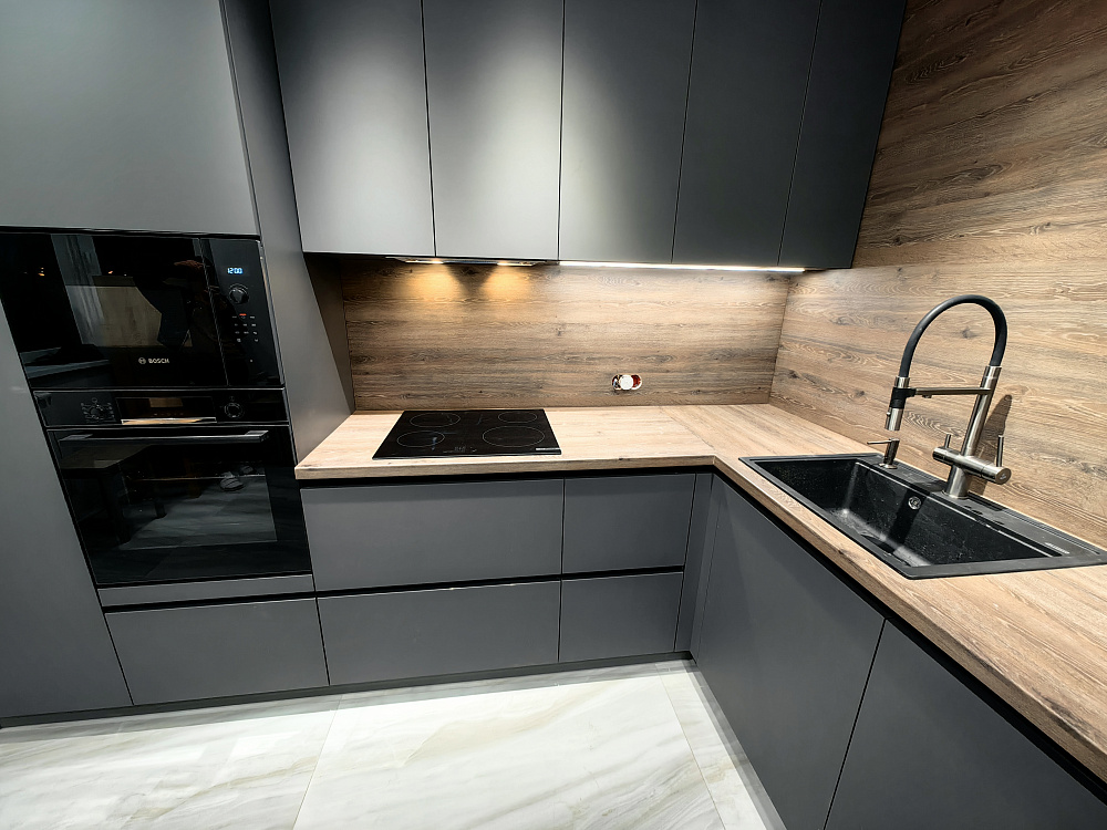 Кухня Egger Диамант серый