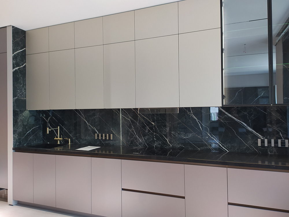 Кухня Эмаль матовая + Fenix