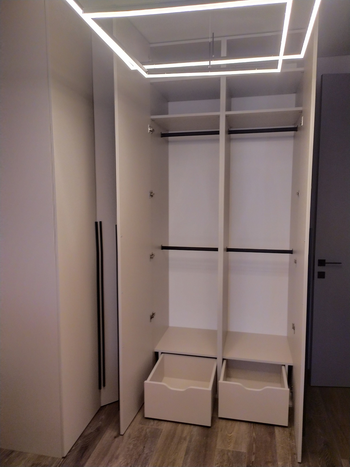 Шкаф-гардеробная в детскую