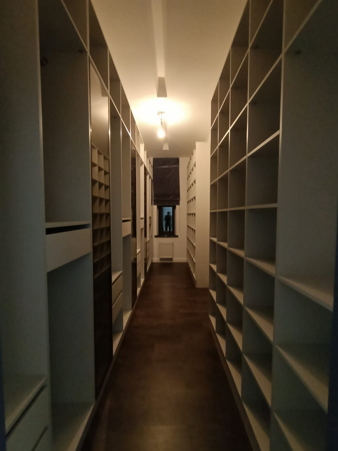 Гардеробная большая встроенная 