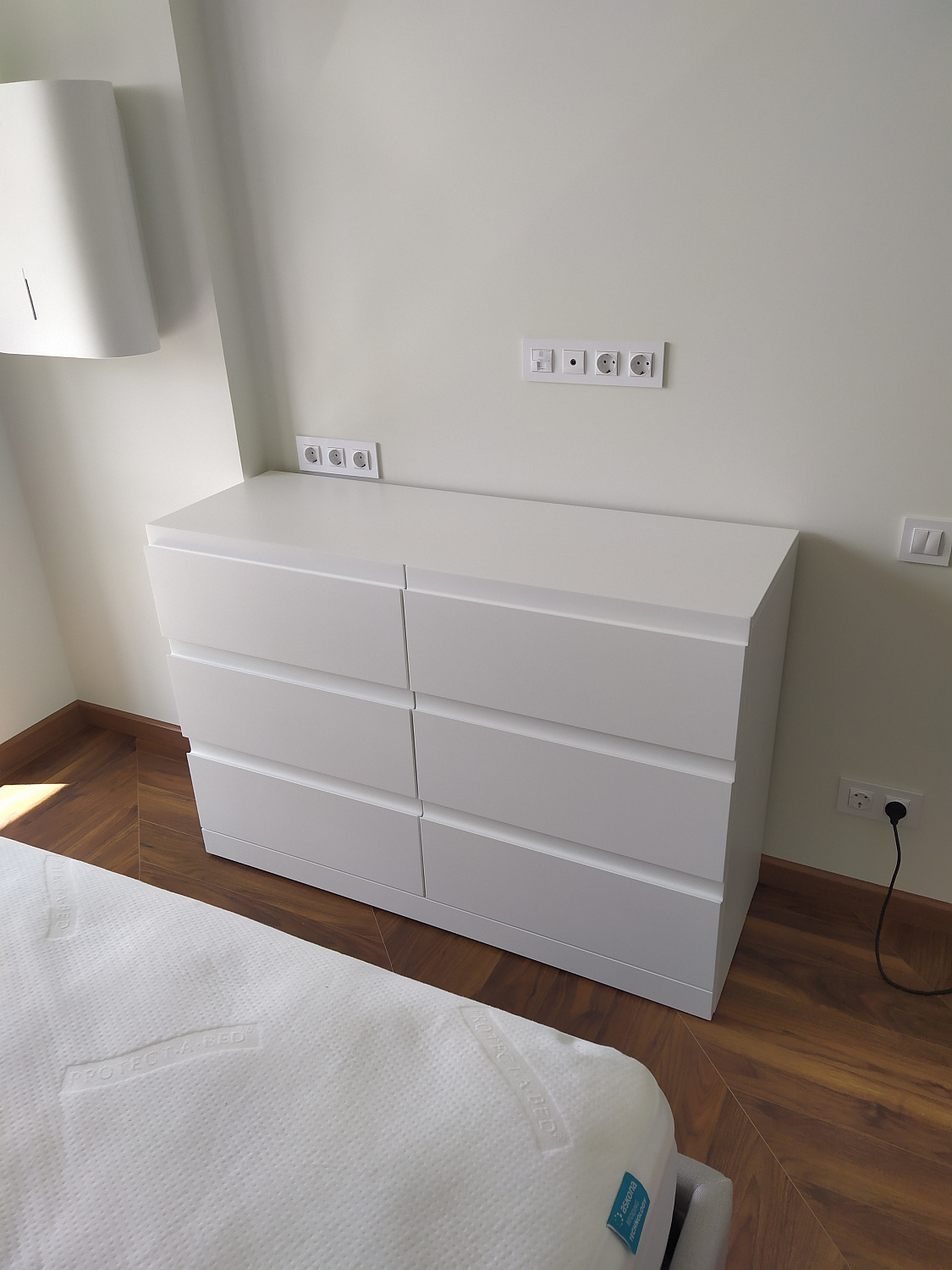 Шкаф и комод в спальню