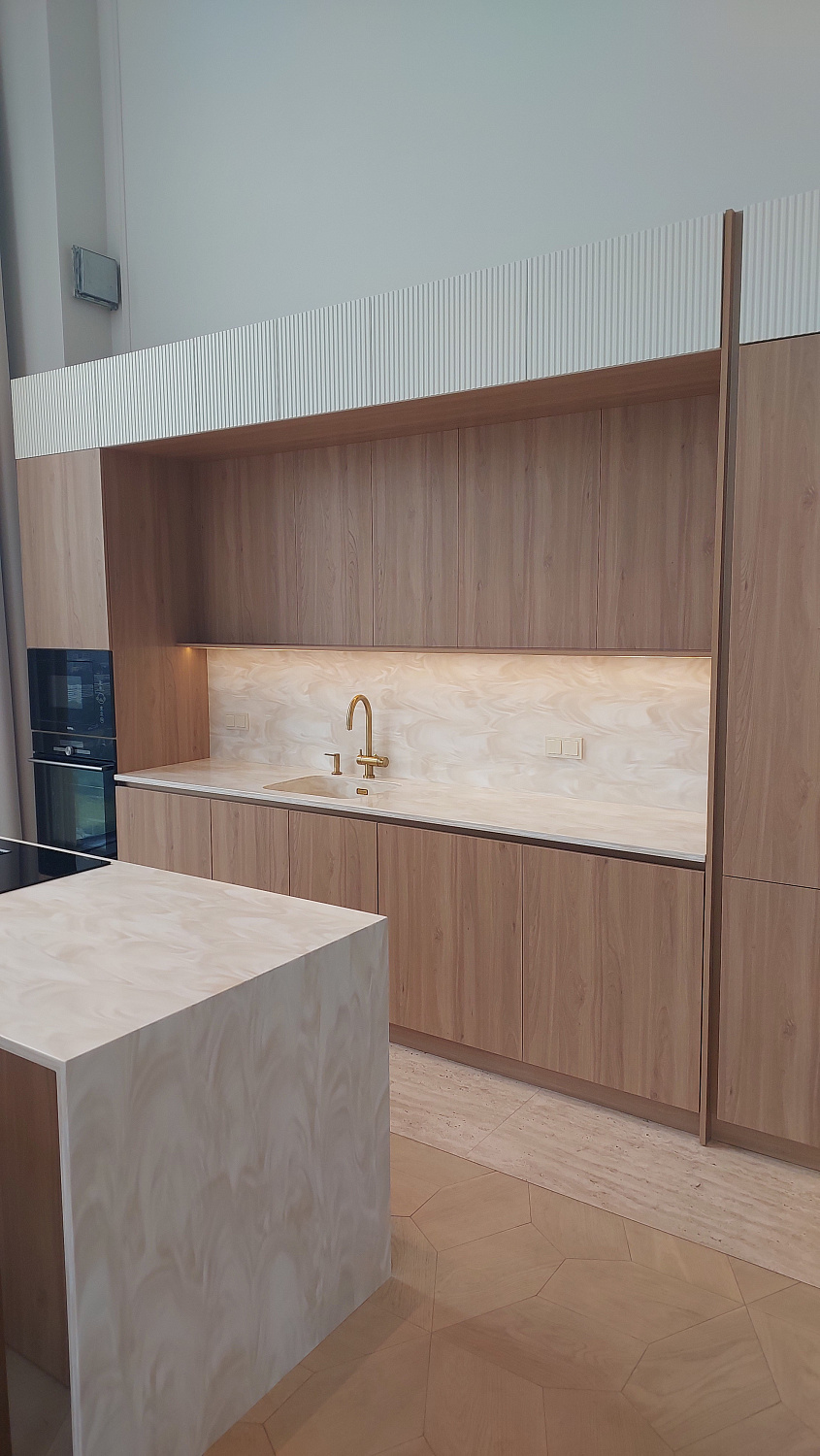 Кухня в оттенке дуб гамильтон натуральный