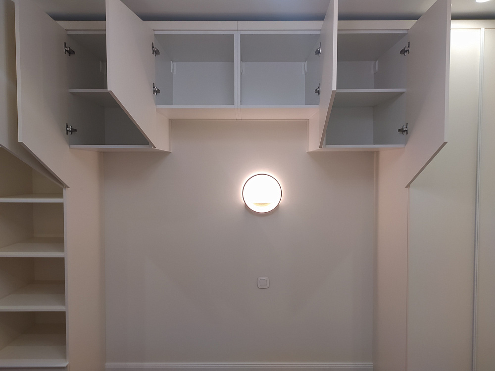 Мебель в детскую комнату (бежевая)