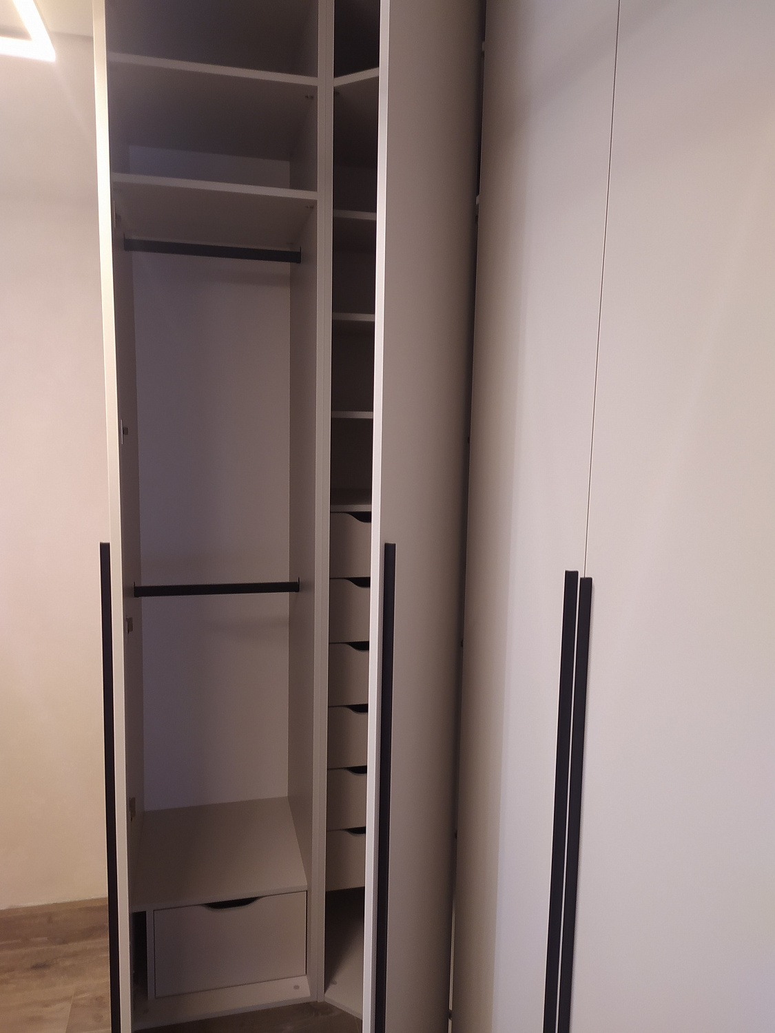 Шкаф-гардеробная в детскую