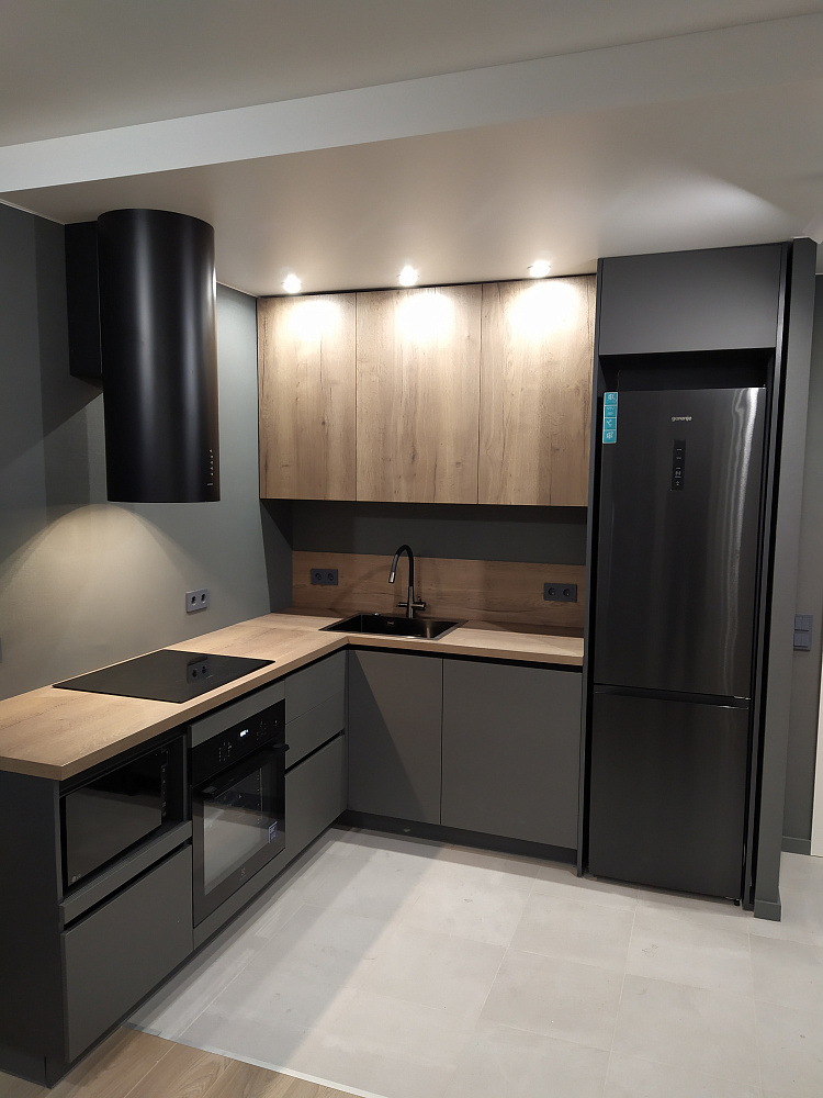 Кухня супер матовая серая 