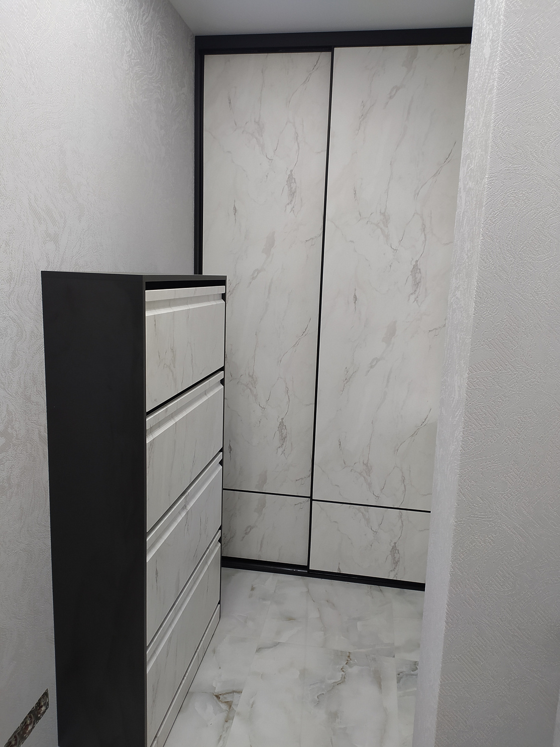 Прихожая под мрамор