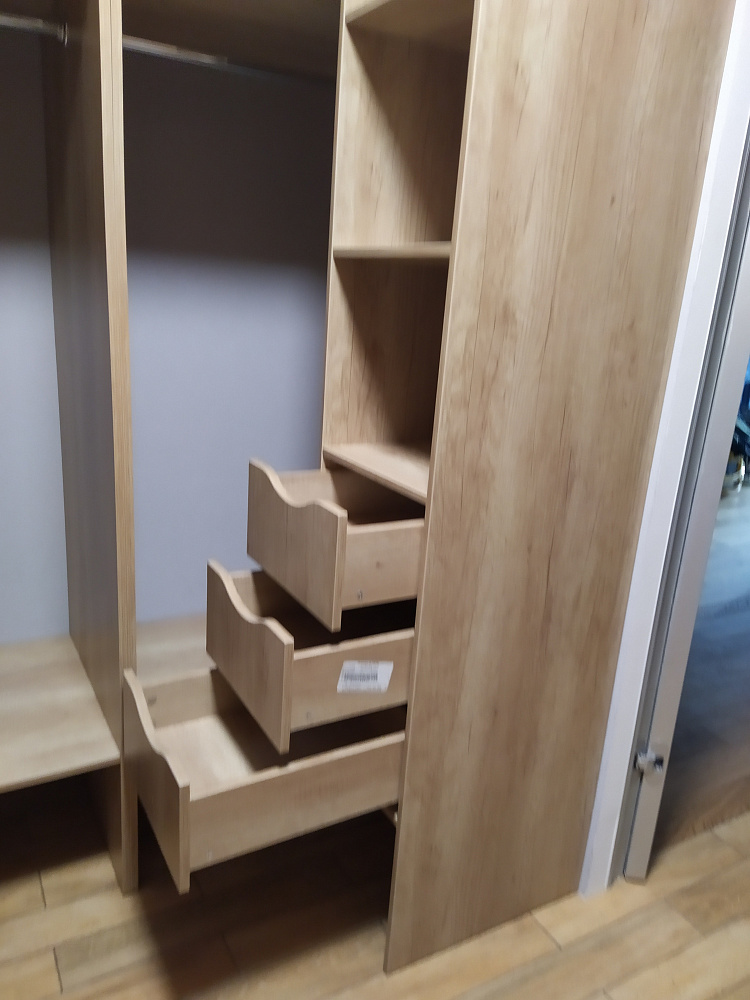 Гардеробная бежевый