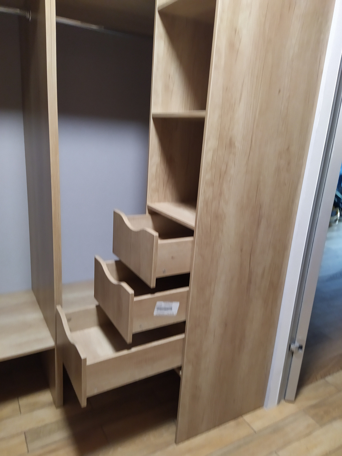 Гардеробная бежевый
