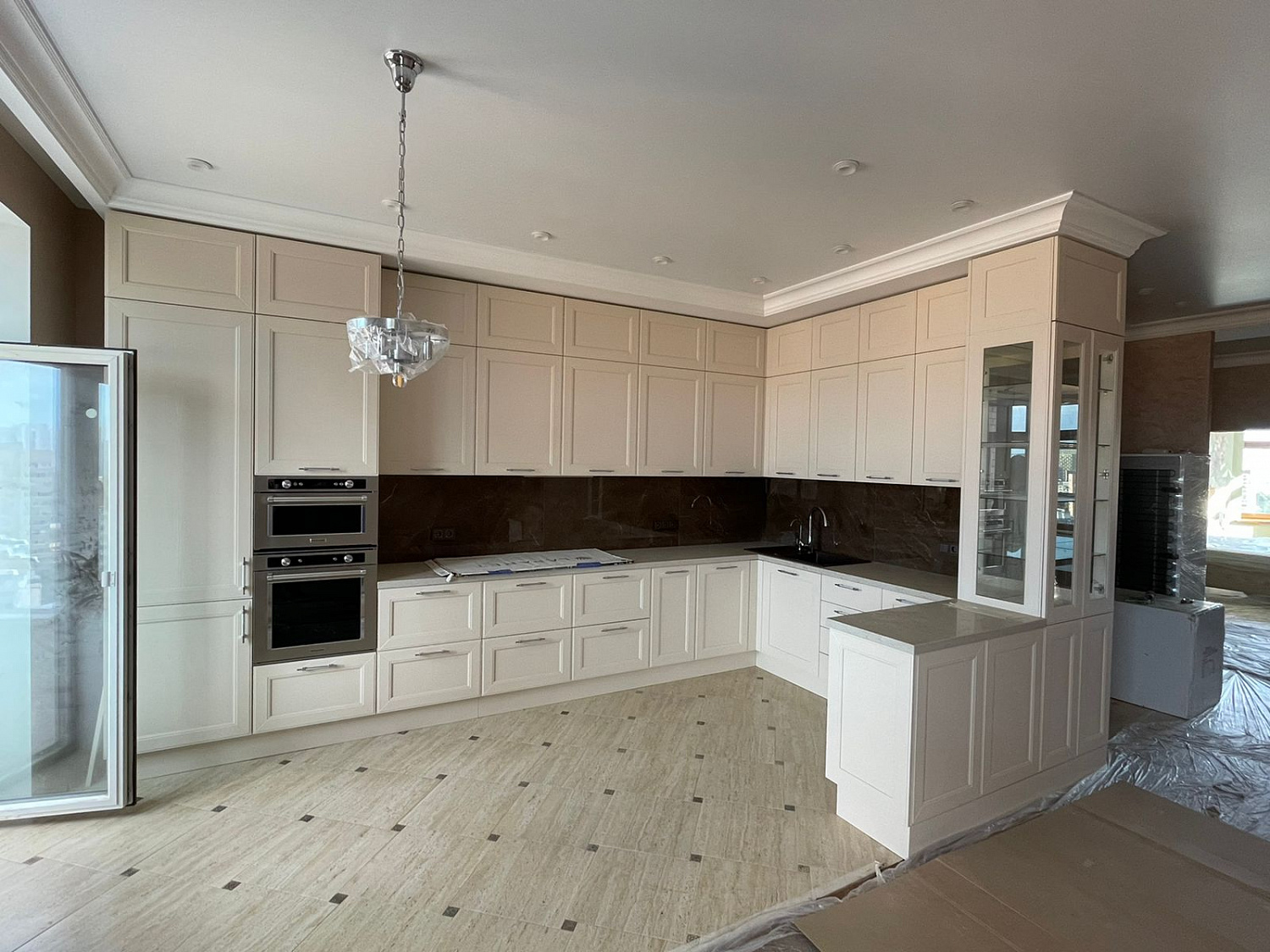 Кухня белая шпон дуба