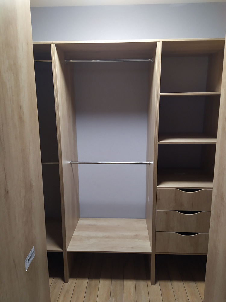 Гардеробная бежевый