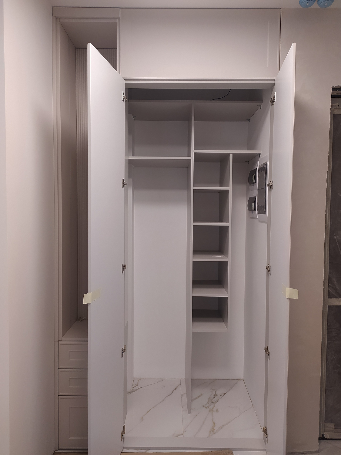 Хозяйственный блок в ванную комнату