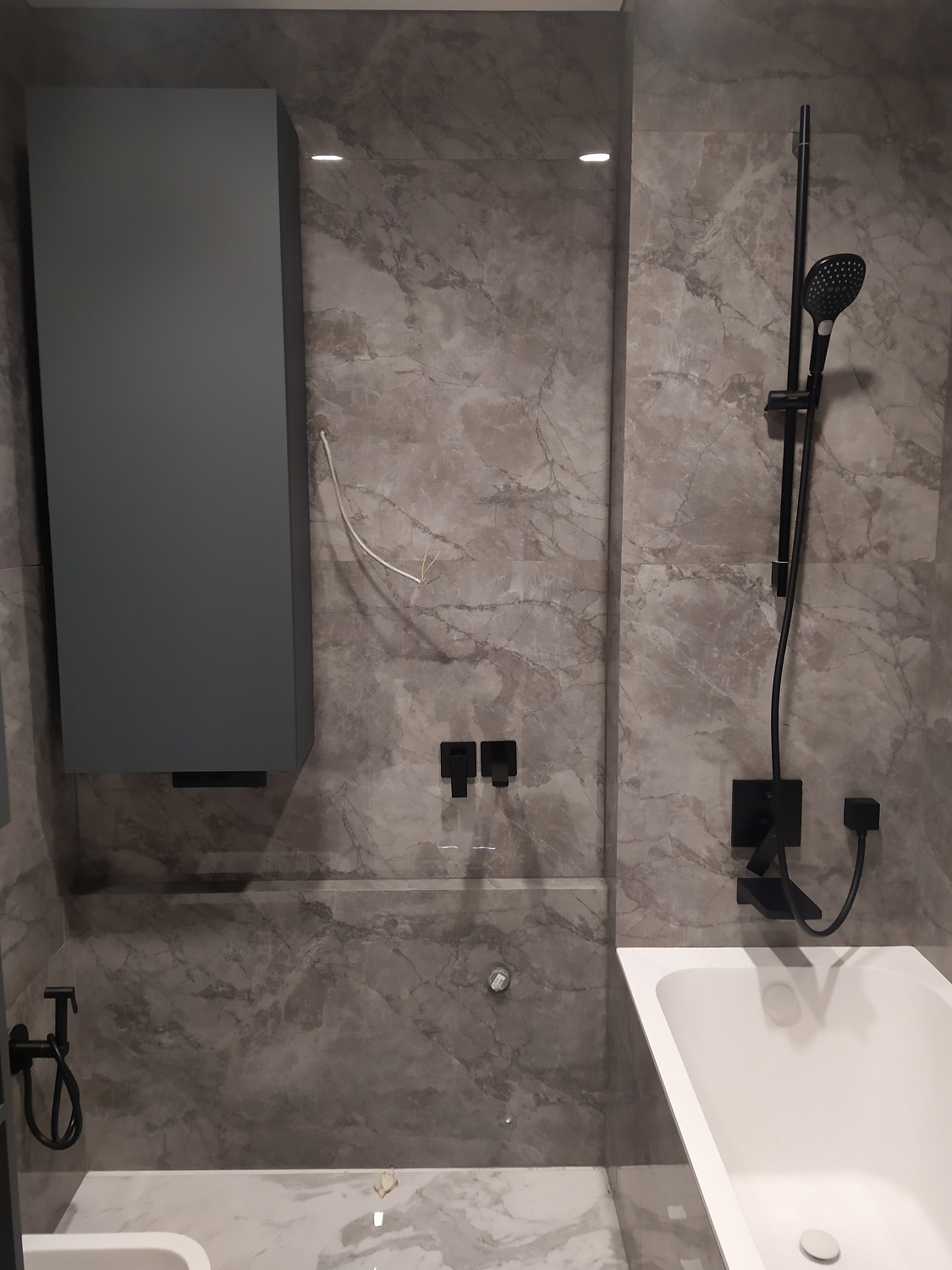 Ванная комната серая