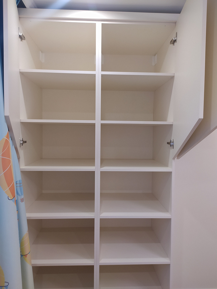 Мебель в детскую комнату (бежевая)