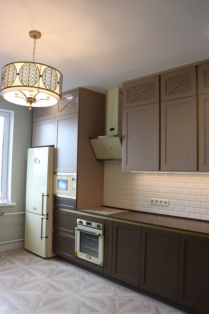 Кухня фасады с золотом