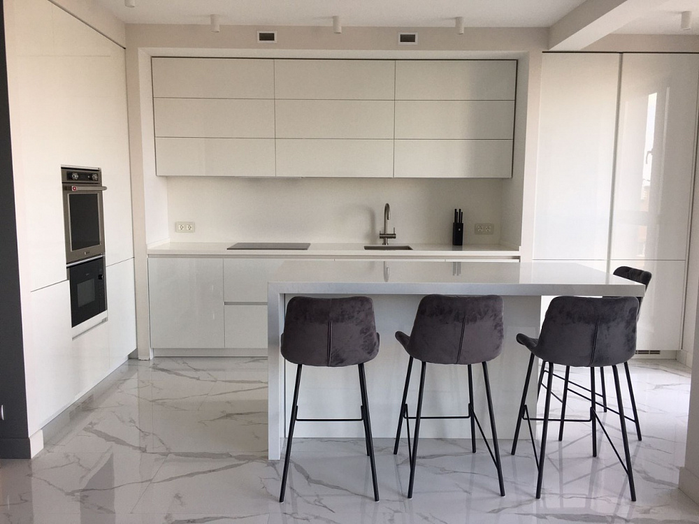 Кухня белая Акрил