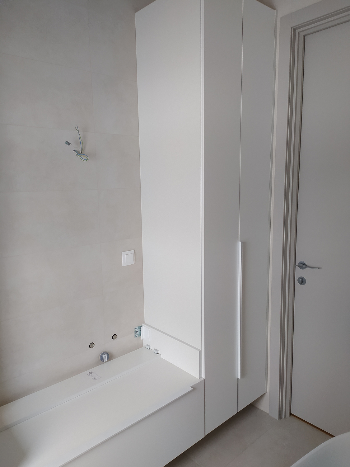 Мебель в ванную комнату с постирочной 