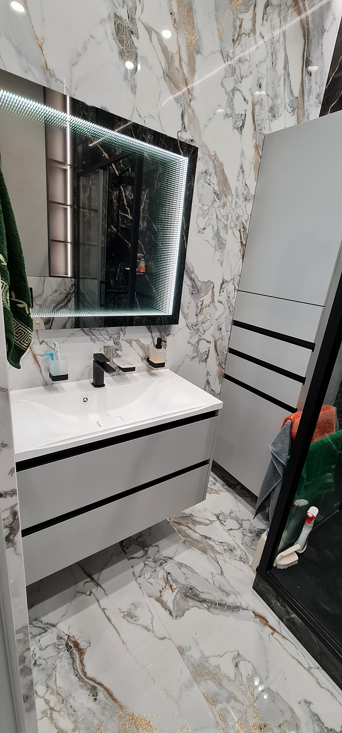 Мебель в ванную комнату серая