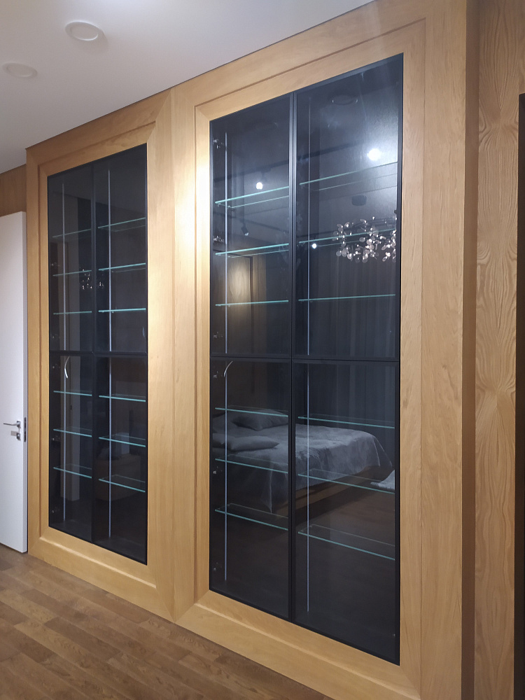 Шкаф в спальню стекло
