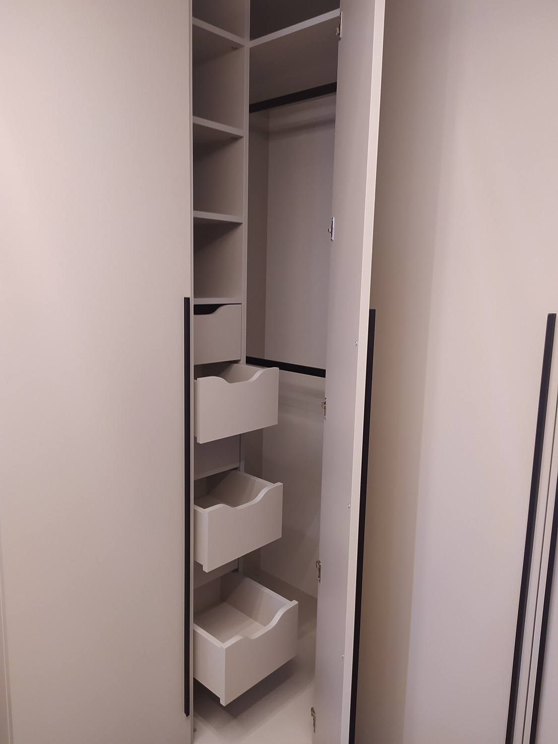 Шкаф-гардеробная в детскую