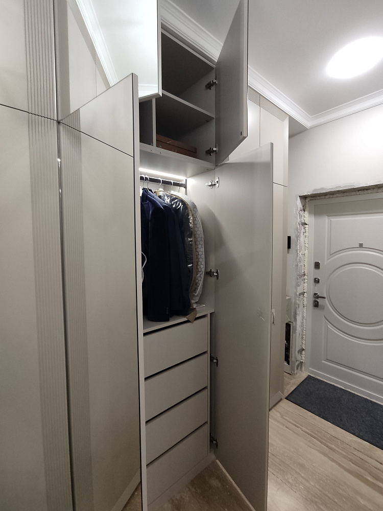 Шкаф эмаль в прихожую