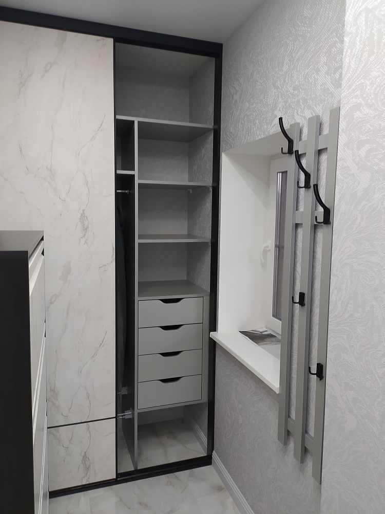 Прихожая под мрамор