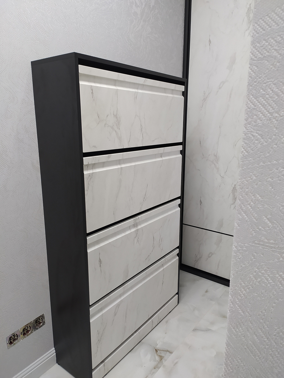 Прихожая под мрамор