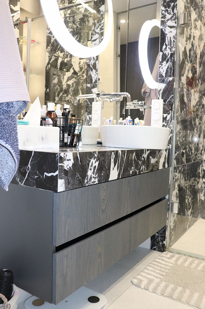 Ванная комната с постирочной