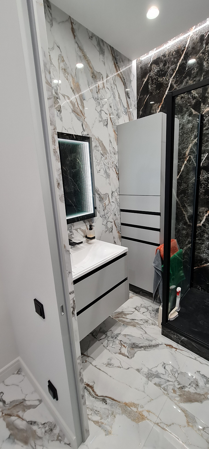 Мебель в ванную комнату серая