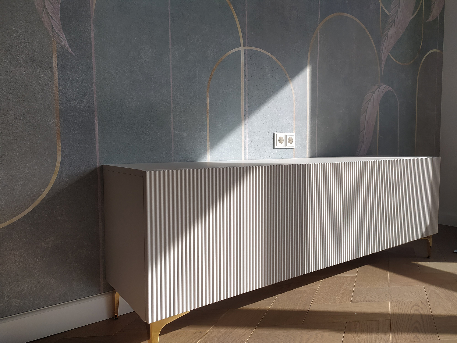 Тумба под ТВ рейка