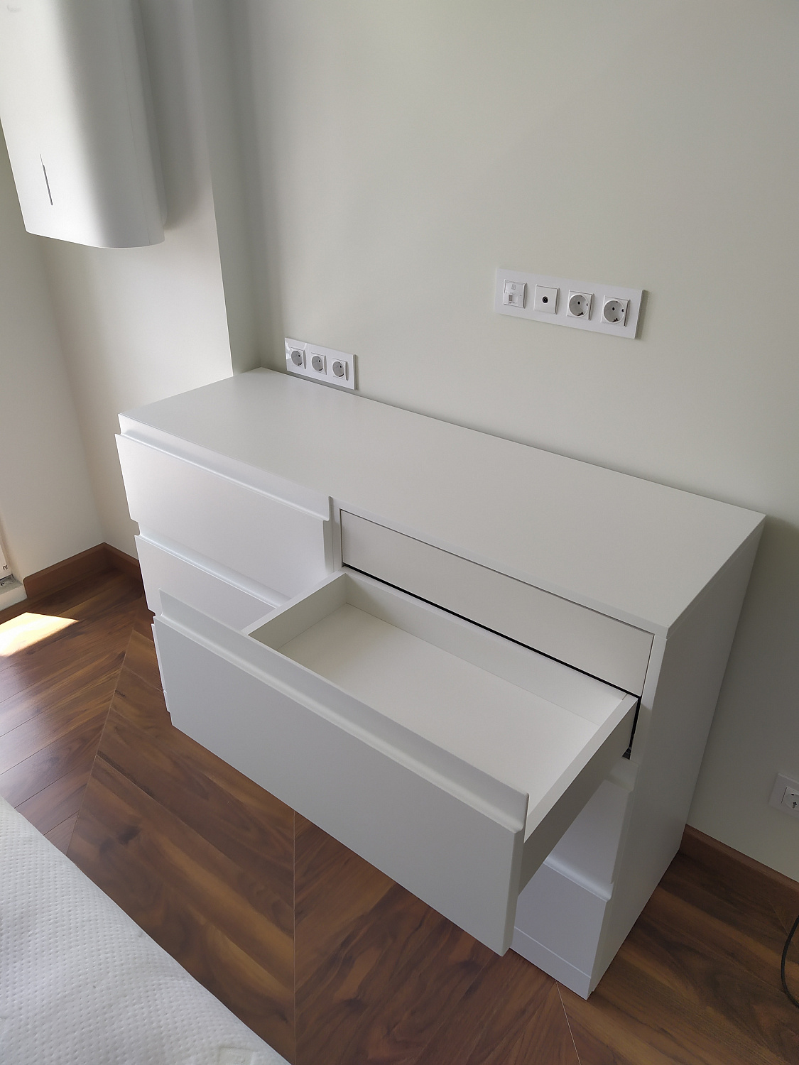 Шкаф и комод в спальню