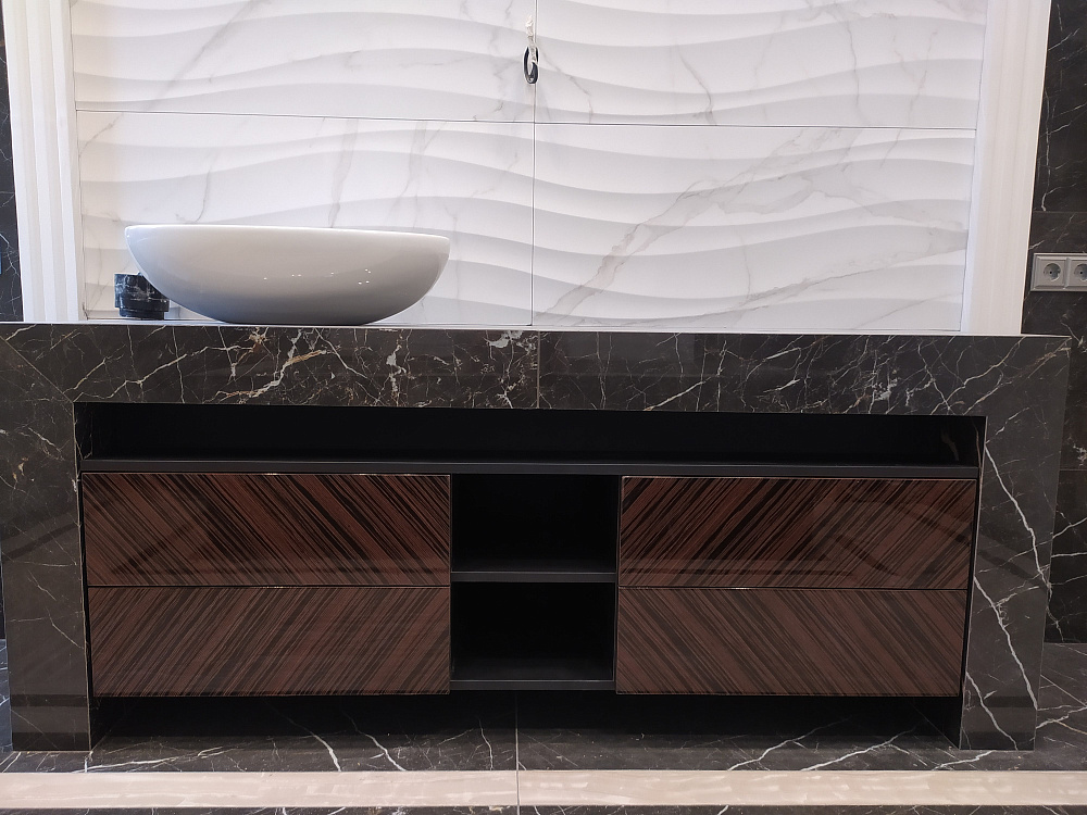 Тумба в ванную шпон Эбен красный глянец