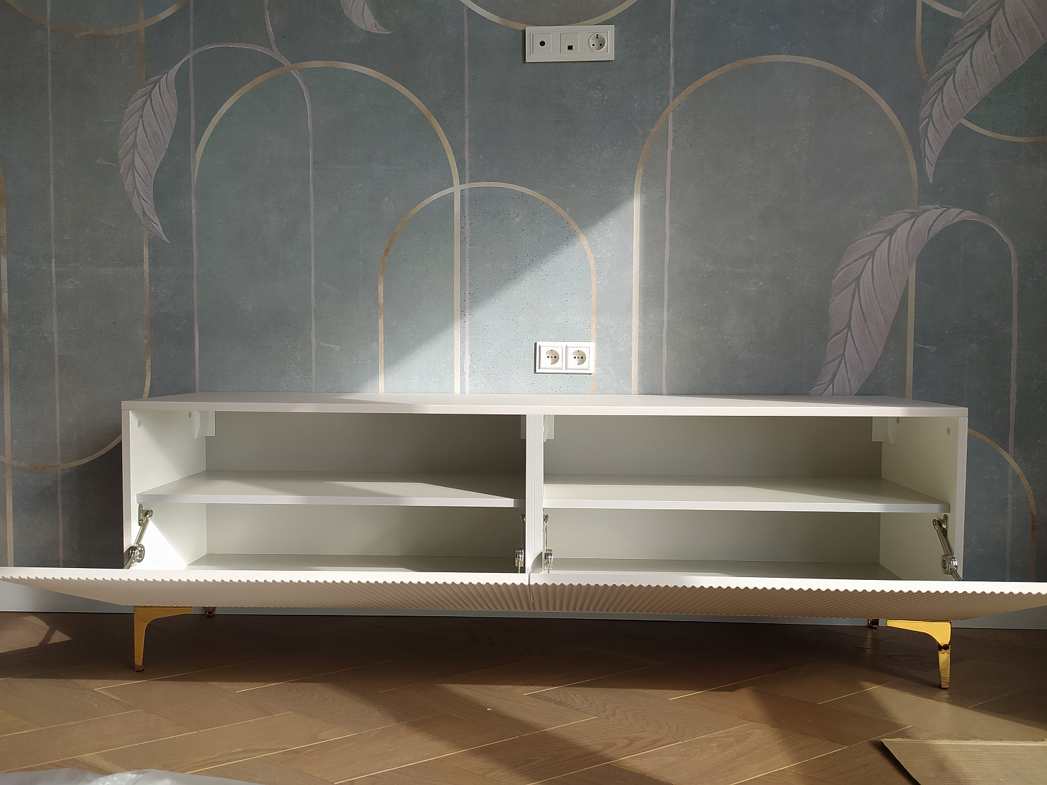 Тумба под ТВ рейка