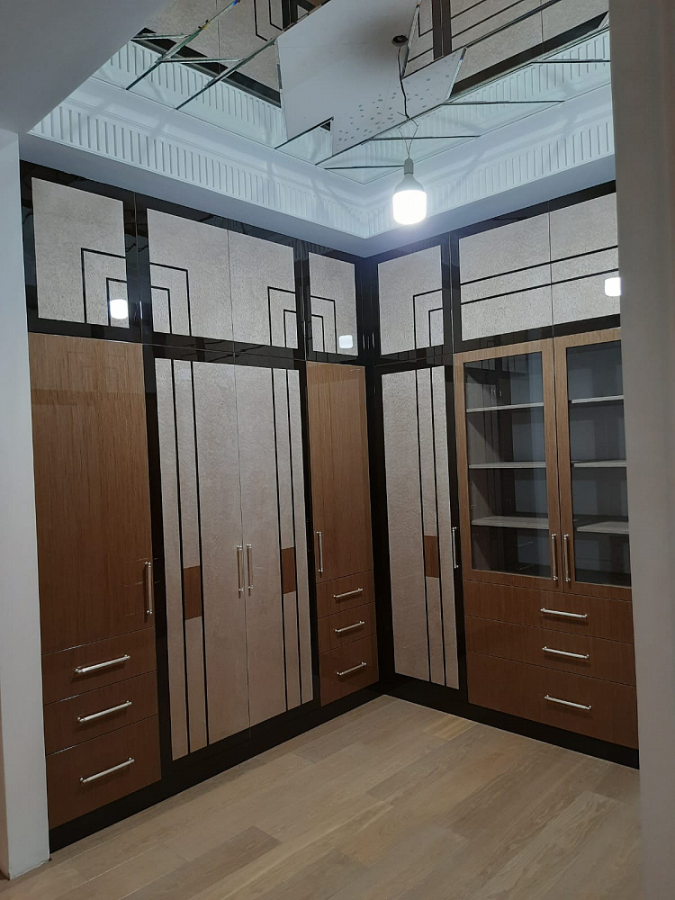 Гардеробная эмаль, шпон кошачий глаз