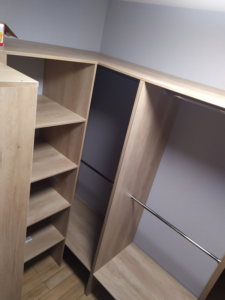 Гардеробная бежевый