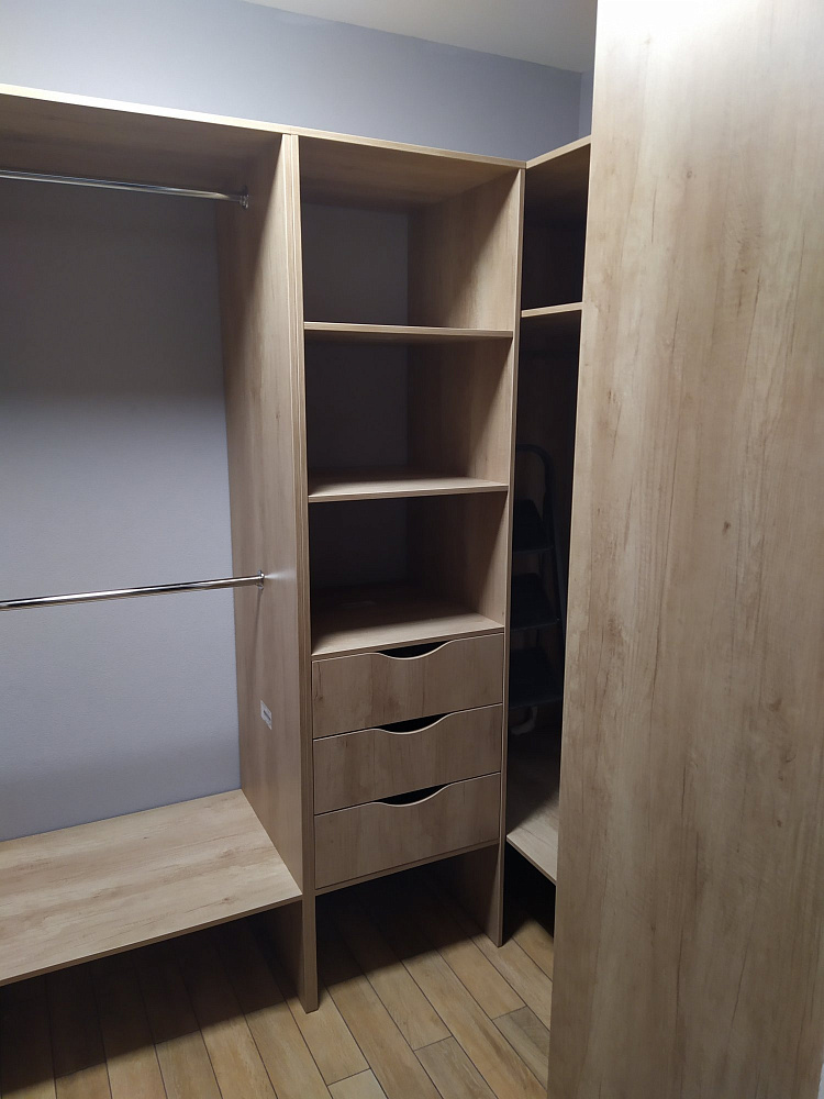 Гардеробная бежевый